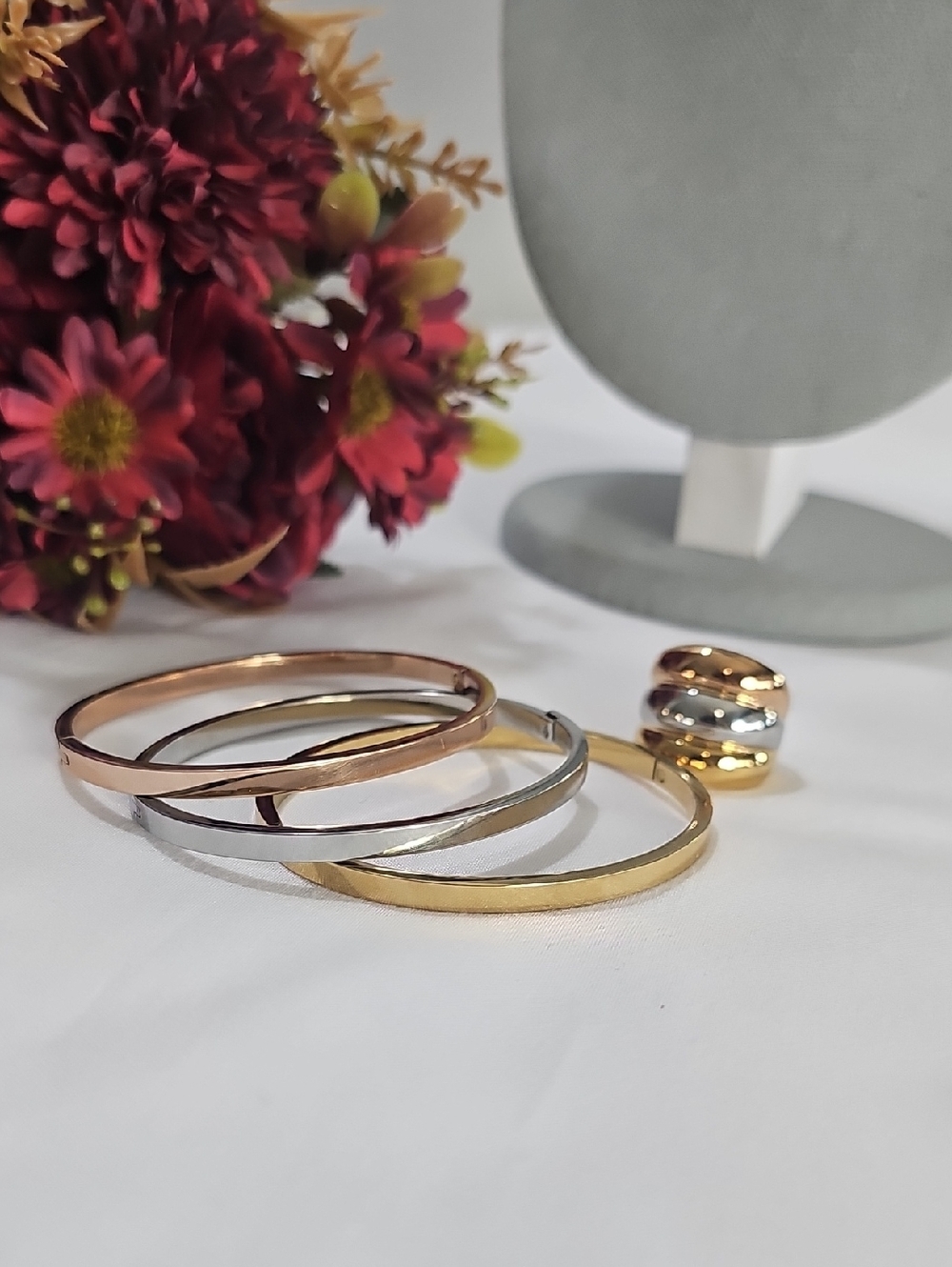 High Quality Stainless Steel Round Bracelet And Color Multi-layer Chunky Ring.